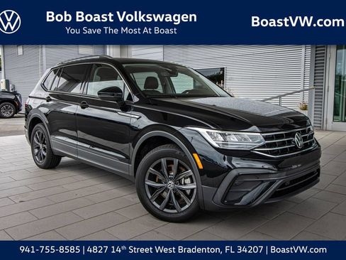 Certified 2024 Volkswagen Tiguan SE FWD image 1