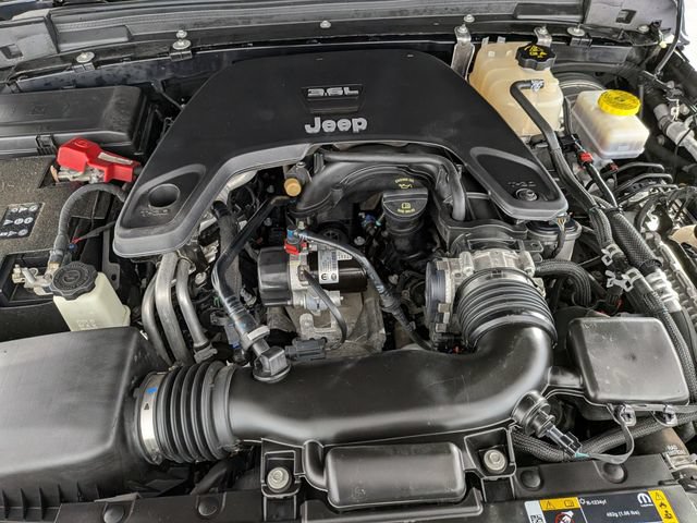 Used 2021 Jeep Wrangler Unlimited Sport AWD/4WD image 29