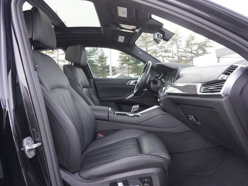 Used 2022 BMW X6 M50i w/ Executive Package image 43