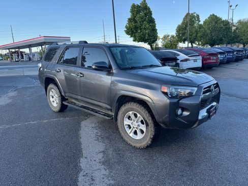 Used 2020 Toyota 4Runner SR5 Premium AWD/4WD image 7