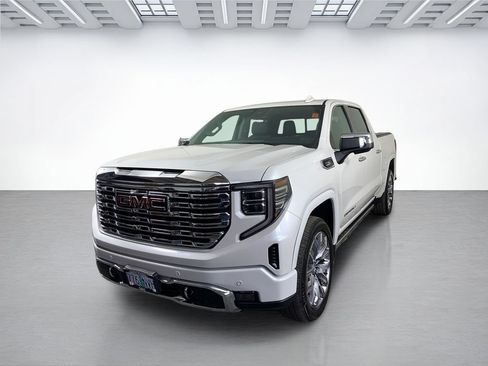 Used 2022 GMC Sierra 1500 Denali w/ Denali Reserve Package AWD/4WD image 5