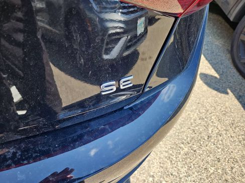 Used 2025 Volkswagen Jetta SE w/ Sunroof Package FWD image 4