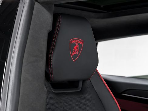 Used 2025 Lamborghini Urus S AWD/4WD image 43