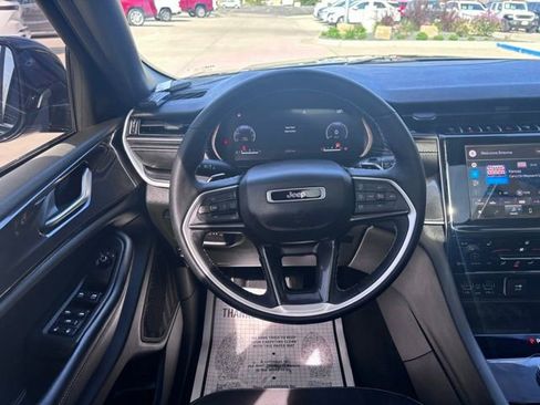 Used 2023 Jeep Grand Cherokee L Laredo AWD/4WD image 15