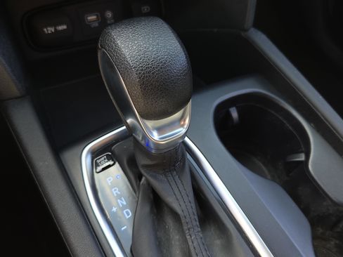 Used 2019 Hyundai Santa Fe SEL image 25