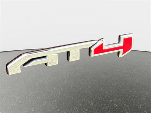 Used 2023 GMC Yukon AT4 w/ Technology Package image 10