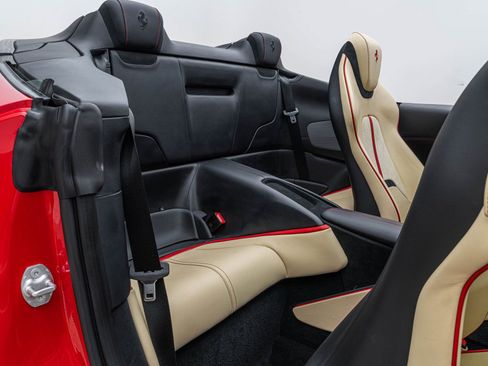 Certified 2025 Ferrari Roma Base image 62