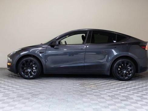 Used 2024 Tesla Model Y Long Range AWD/4WD image 7