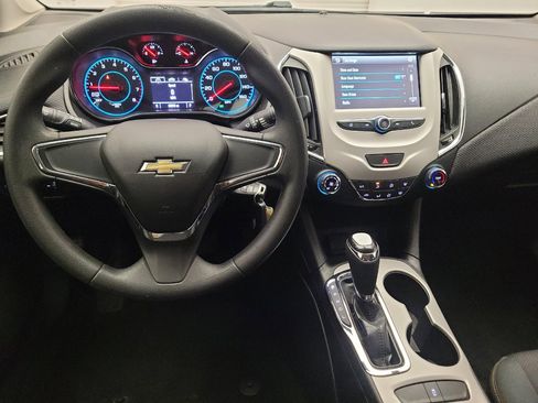 Used 2018 Chevrolet Cruze LS FWD image 22