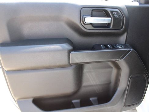 Used 2021 Chevrolet Silverado 1500 Custom AWD/4WD image 16