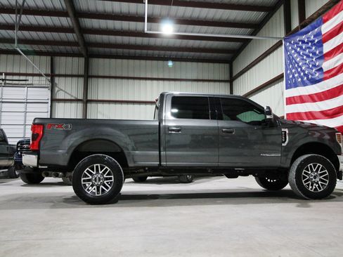 Used 2019 Ford F250 Lariat w/ Lariat Ultimate Package AWD/4WD image 13