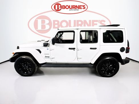 Used 2024 Jeep Wrangler Unlimited Sahara image 7