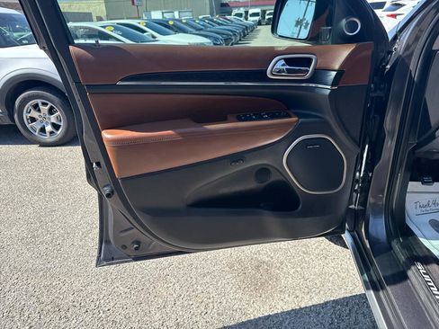 Used 2016 Jeep Grand Cherokee Summit w/ Platinum Series Group image 13