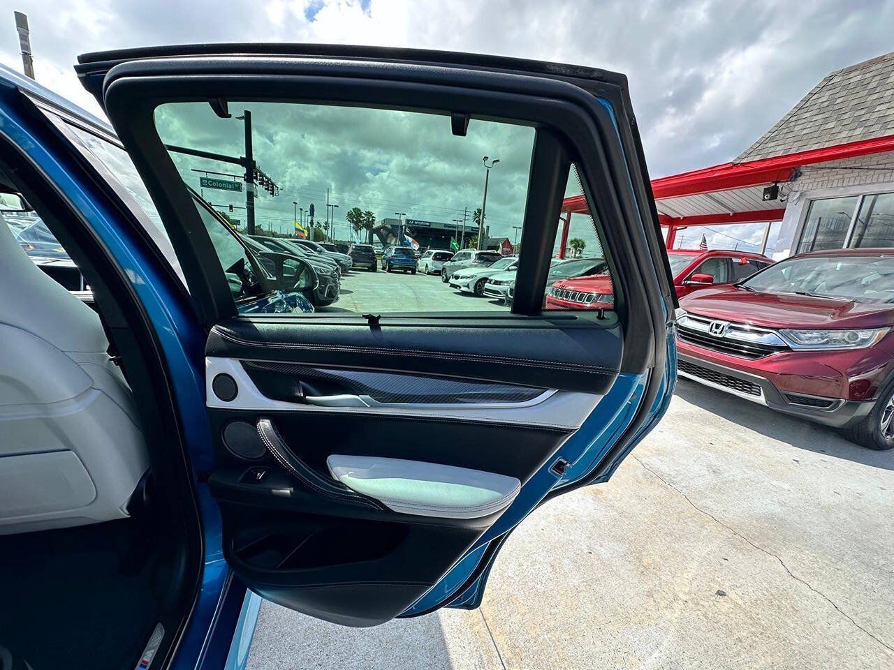 Used 2018 BMW X6 M AWD/4WD image 14