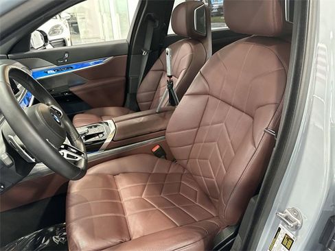 Used 2024 BMW 760i xDrive image 13