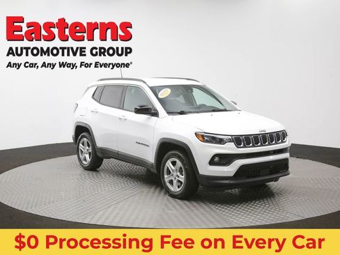 Used 2024 Jeep Compass Latitude AWD/4WD image 49