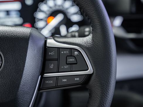 New 2026 Toyota Sienna XLE image 29