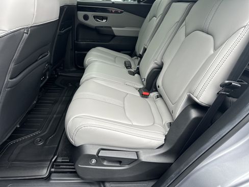Used 2025 Honda Pilot Touring image 22