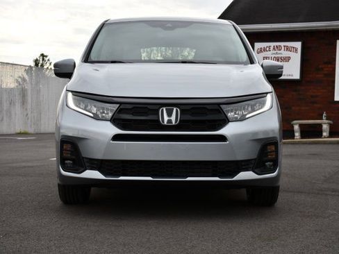 New 2026 Honda Odyssey Touring image 2