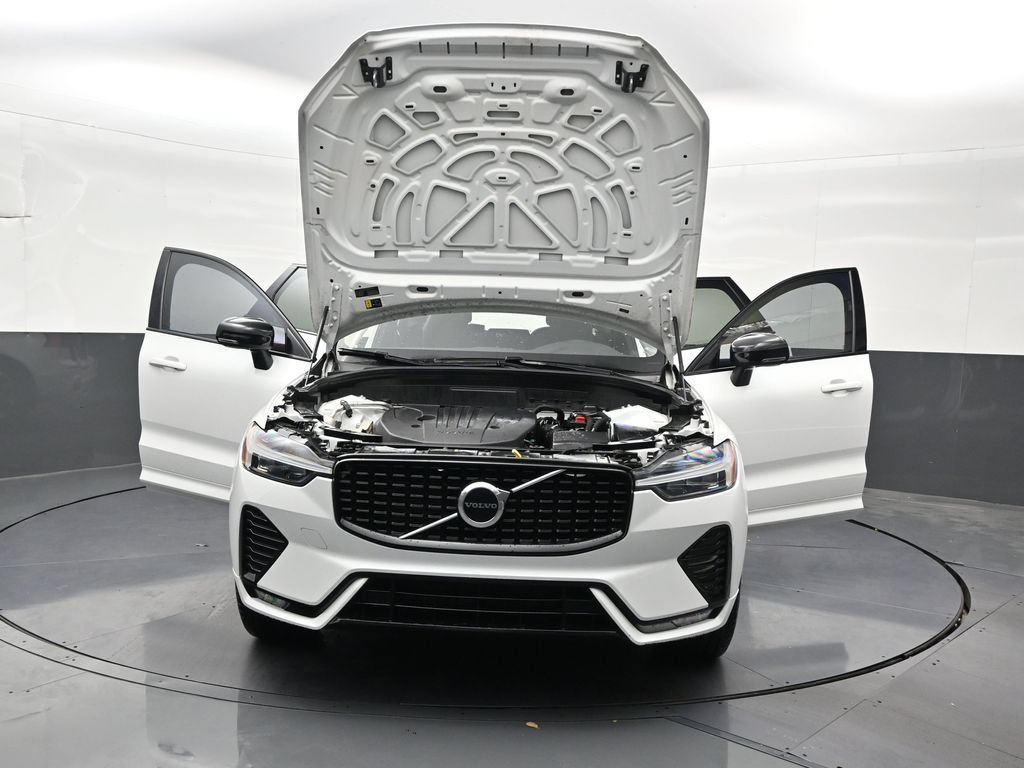 Certified 2024 Volvo XC60 B5 Core w/ Protection Package Premier AWD/4WD image 37