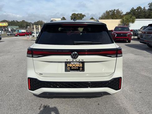 New 2026 Volkswagen Tiguan SE R-Line FWD image 5