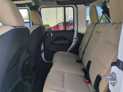 Used 2021 Jeep Wrangler Unlimited Sahara w/ Safety Group image 15