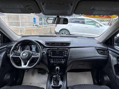 Used 2018 Nissan Rogue SV FWD image 26