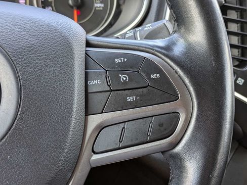 Used 2020 Jeep Cherokee Latitude Lux w/ Comfort/Convenience Group AWD/4WD image 27