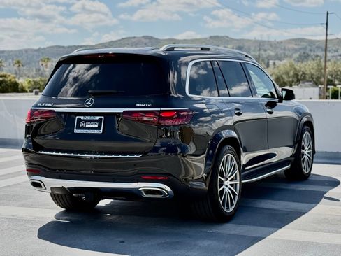 New 2026 Mercedes-Benz GLS 580 4MATIC image 12