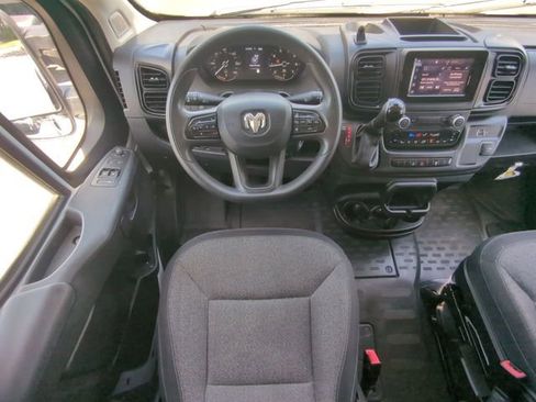 Used 2025 RAM ProMaster 2500 w/ Convenience Group FWD image 17