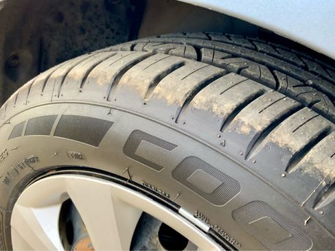 Used 2020 Toyota Corolla LE image 16