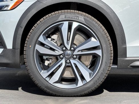 New 2026 Volvo V60 B5 Cross Country Plus w/ Climate Package image 25