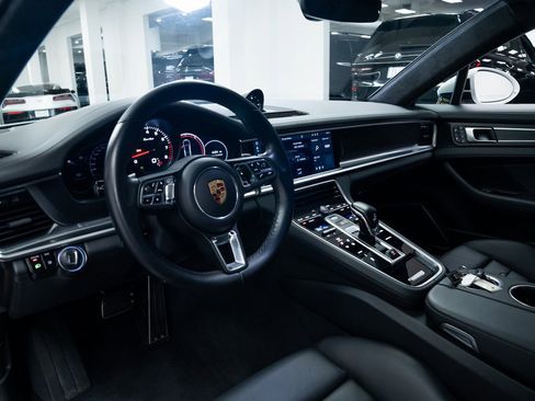 Used 2019 Porsche Panamera Turbo image 18