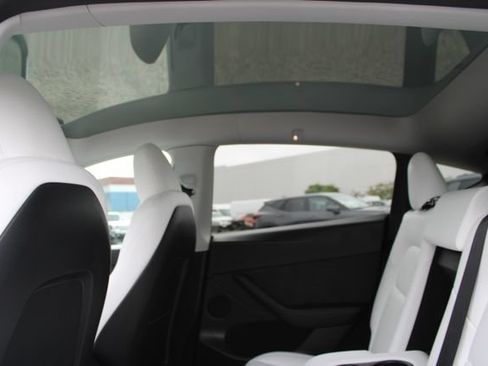 Used 2023 Tesla Model Y Performance AWD/4WD image 31