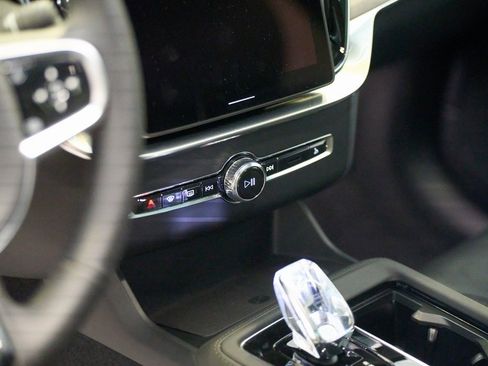 New 2025 Volvo XC90 B6 Ultra w/ Lounge Package image 8