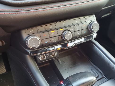 Used 2023 Dodge Durango R/T w/ Blacktop Package AWD/4WD image 29