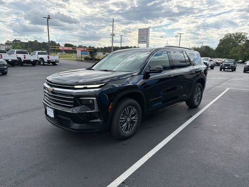 New 2026 Chevrolet Traverse LT image 3