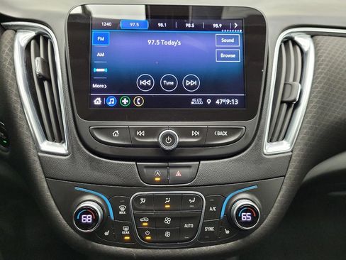 Used 2020 Chevrolet Malibu LT image 25