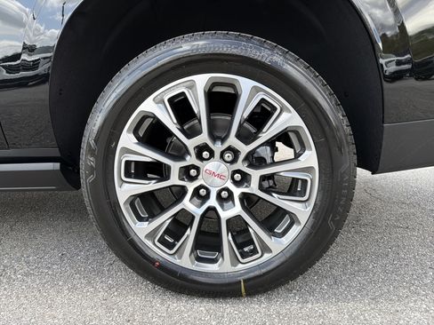 New 2026 GMC Yukon XL Denali w/ Sun & Power Step Package RWD image 25