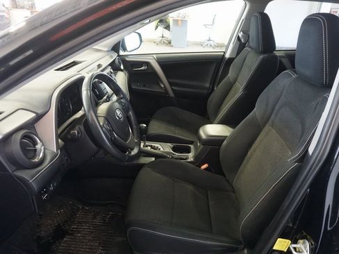 Used 2018 Toyota RAV4 XLE image 16