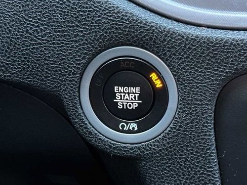 Used 2023 Dodge Charger SXT image 19