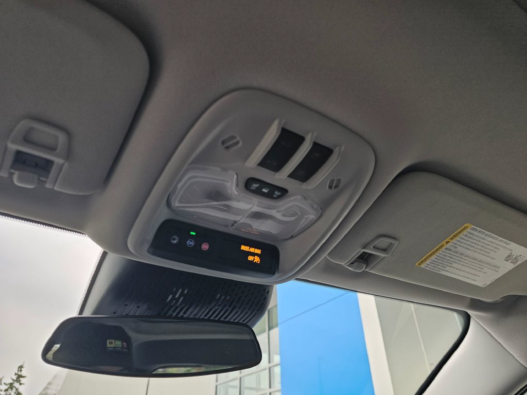 New 2027 Chevrolet Bolt LT w/ Dual Panel Sunroof Package FWD image 29