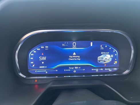 Used 2024 Chevrolet Suburban Z71 w/ Luxury Package image 24