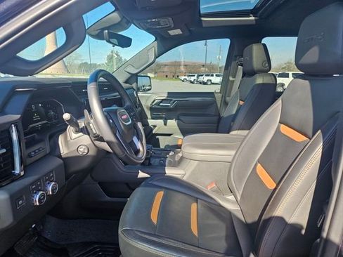 Used 2023 GMC Sierra 1500 AT4 w/ AT4 Premium Package image 9