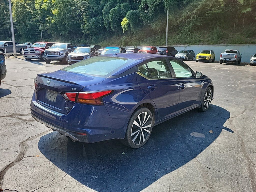 Used 2021 Nissan Altima 2.5 SR w/ SR Premium Package AWD/4WD image 8