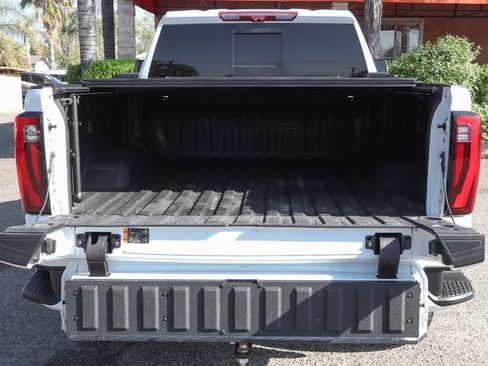Used 2024 GMC Sierra 2500 Denali w/ Denali Reserve Package AWD/4WD image 9