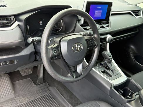 Used 2023 Toyota RAV4 LE FWD image 4