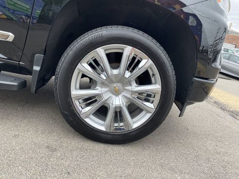 Used 2022 Chevrolet Silverado 1500 High Country w/ High Country Premium Package image 11