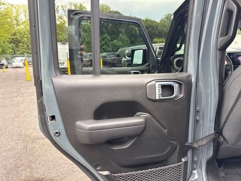 Used 2024 Jeep Wrangler Unlimited AWD/4WD image 34