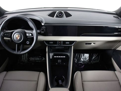 Certified 2025 Porsche Macan 4 Electric image 11